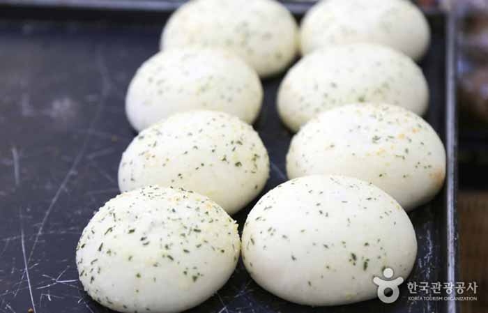 Mammouth confiserie popularité No1. Pain au fromage à la crème - Andong City, Gyeongbuk, Corée (https://codecorea.github.io)