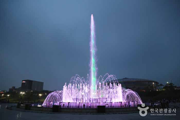 Andong District 2 Musikbrunnen Lasershow - Andong City, Gyeongbuk, Korea (https://codecorea.github.io)