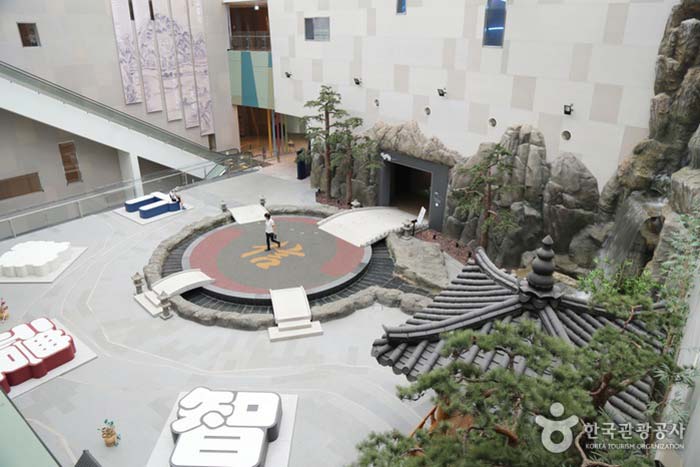 Abri confucéen de terre confucéenne - Andong City, Gyeongbuk, Corée (https://codecorea.github.io)