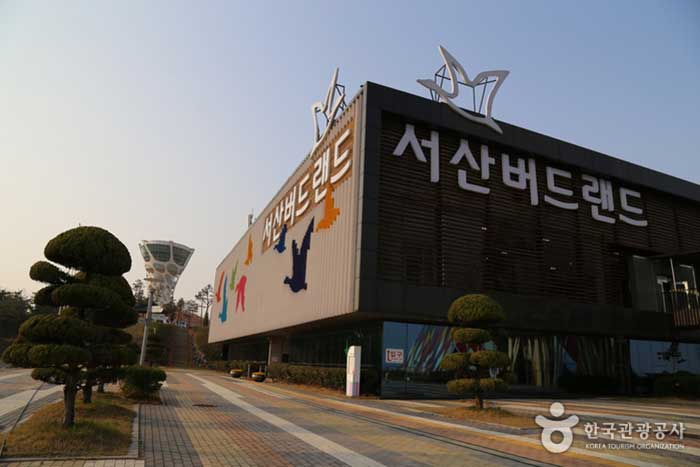 Salle d'exposition et observatoire Nest - Seosan-si, Chungcheongnam-do, Corée (https://codecorea.github.io)