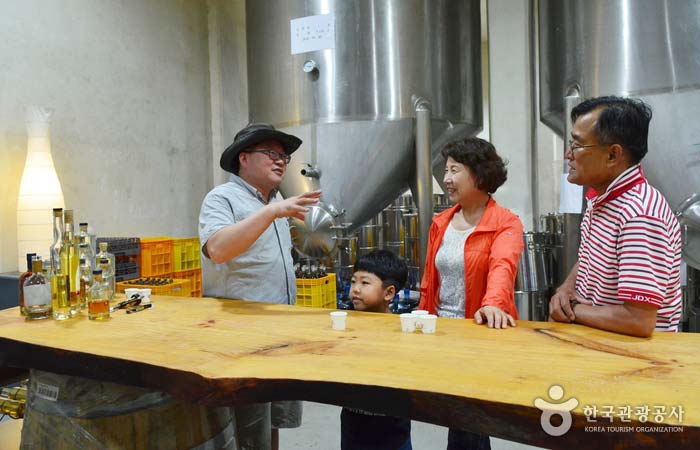 Dégustation de vin de pomme et de boissons aux pommes - Chungnam Budget District, Corée du Sud (https://codecorea.github.io)