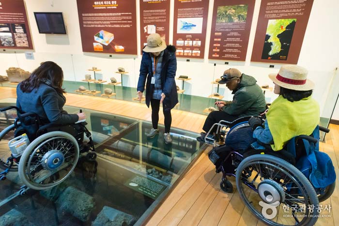 Museo de la piedra de Jeju para conocer los tipos de rocas volcánicas. - Jeju, Corea (https://codecorea.github.io)