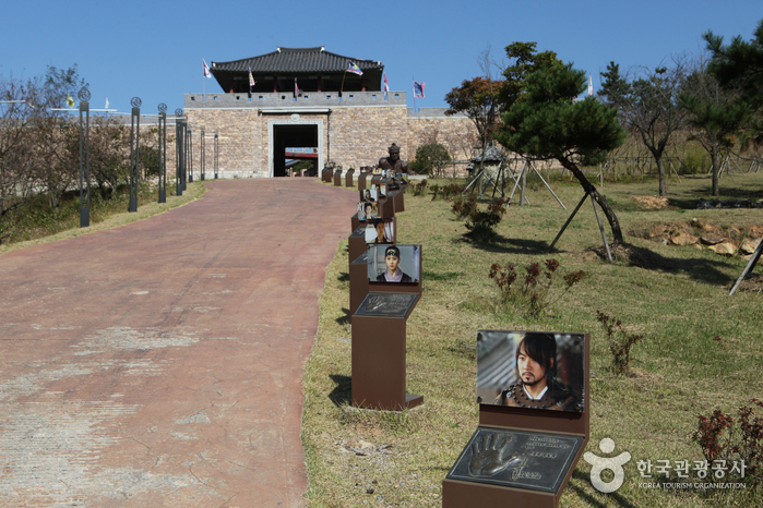 Moat of the first gate - Naju-si, Jeollanam-do, Korea (https://codecorea.github.io)