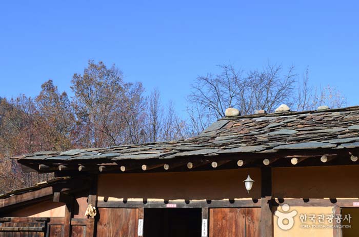 Techo de casa de piedra - Jeongseon-gun, Gangwon-do, Corea (https://codecorea.github.io)