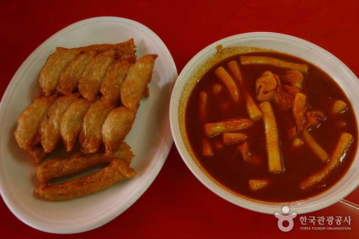 Palace Tteokbokki, croquettes de poisson frites, raviolis frits - Suseong-gu, Daegu, Corée (https://codecorea.github.io)