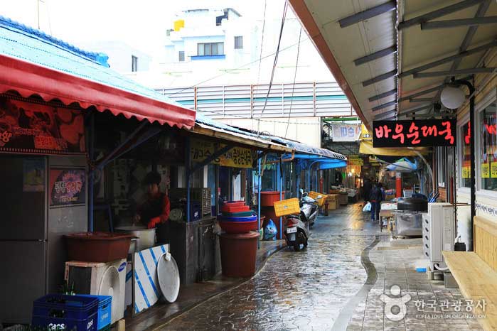 Die Stadt Abai Sundae befindet sich im touristischen Fischmarkt von Sokcho - Sokcho-si, Gangwon-do, Korea (https://codecorea.github.io)