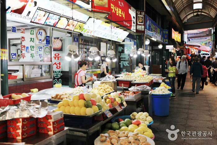 Albóndigas otoñales y callejón de pollo gangjeong - Sokcho-si, Gangwon-do, Corea (https://codecorea.github.io)