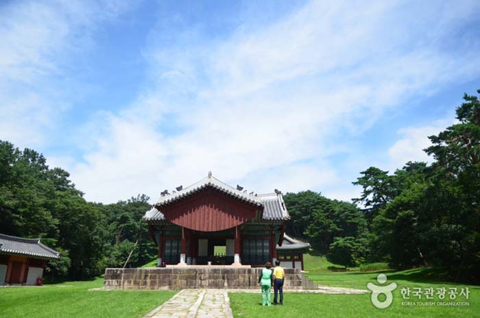 Kunwonneung, ein Beispiel für das königliche Grab von Joseon - Yangpyeong-gun, Gyeonggi-do, Korea (https://codecorea.github.io)