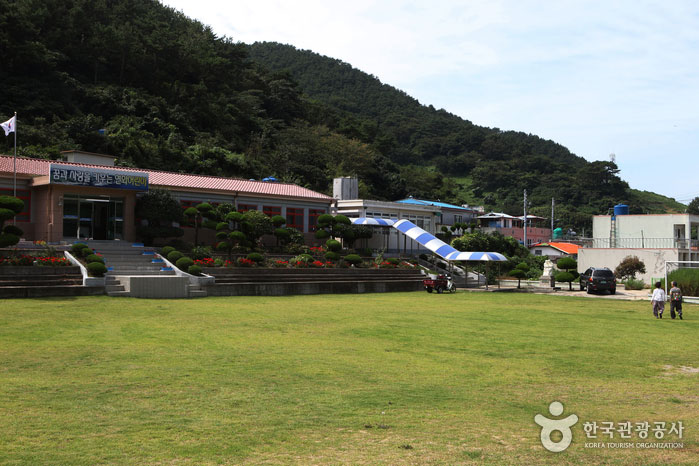 Начальная школа Yeonjiwon Wonrang - Тонгён, Кённам, Корея (https://codecorea.github.io)
