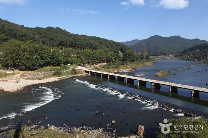 Sumjin River from the Seomjin River Rock Bridge - Gokseong-gun, Jeonnam, Korea (https://codecorea.github.io)