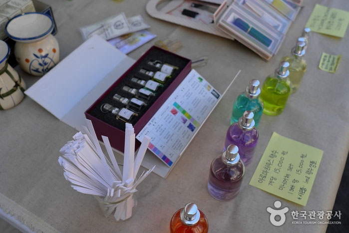 Parfümwerkstattprodukte, die auf Flohmärkten verkauft werden - Seocho-gu, Seoul, Korea (https://codecorea.github.io)