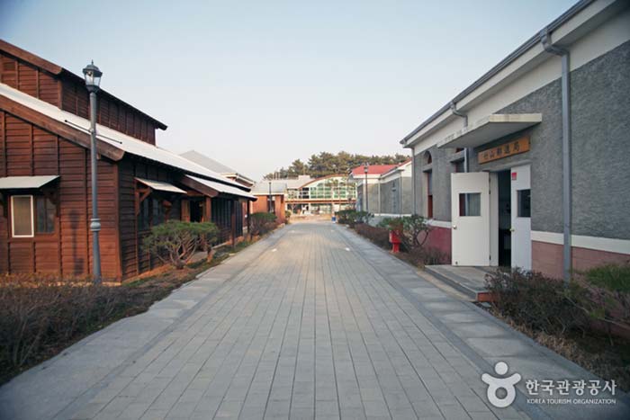 Moderne Inkassobüro Straße - Gimje, Jeonbuk, Korea (https://codecorea.github.io)
