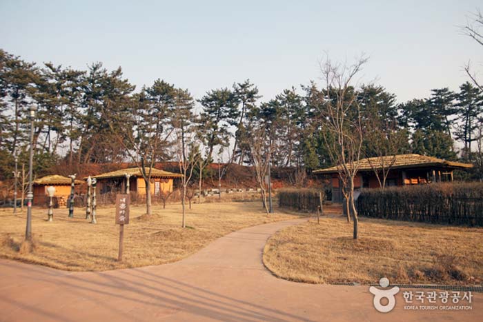 Vue du village de Naechon - Gimje, Jeonbuk, Corée (https://codecorea.github.io)