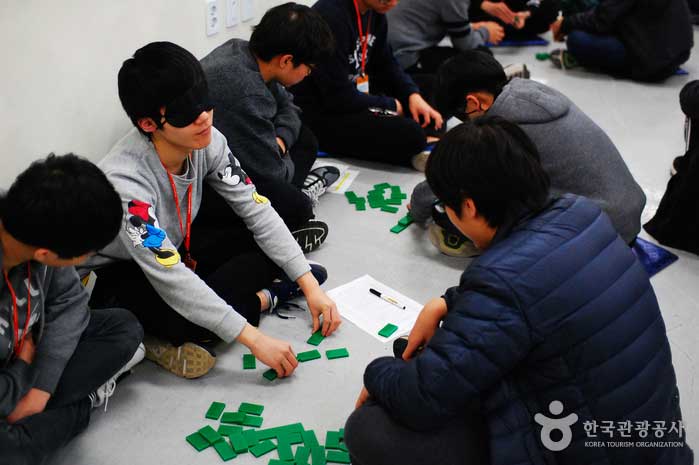 Students in the Strategic Domino Program - Paju, Gyeonggi-do, Korea (https://codecorea.github.io)