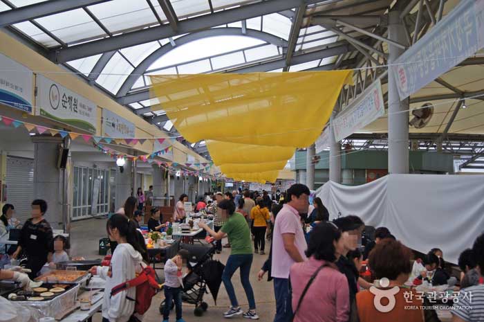 Ttukbang Market moved to traditional market - Gokseong-gun, Jeonnam, Korea (https://codecorea.github.io)