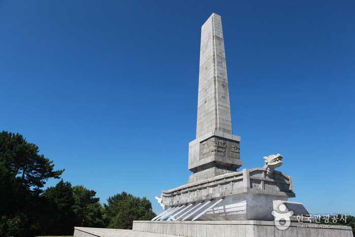 Monumento al Monumento a Hansan, que conmemora la victoria. - Tongyeong, Gyeongnam, Corea (https://codecorea.github.io)