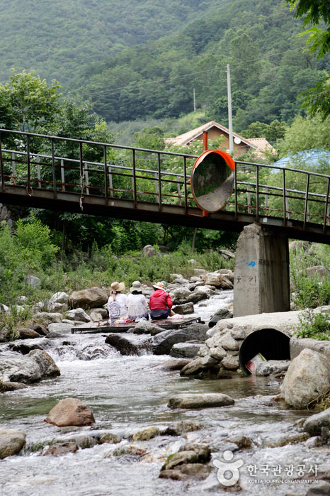 En passant par le pont, la vallée où les Punggi trouvent du réconfort est la bienvenue - Yeongju, Gyeongbuk, Corée (https://codecorea.github.io)