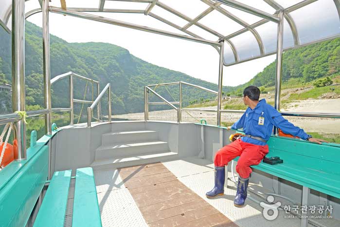 Prenez un bateau jusqu'à l'entrée de la grotte de Baeryong - Pyeongchang-gun, Gangwon, Corée du Sud (https://codecorea.github.io)