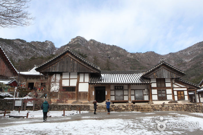 Seolseon-dang et Yosa atteignent à travers un ordre du Temple Naesosa - Buan-gun, Jeonbuk, Corée (https://codecorea.github.io)