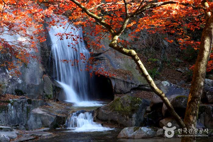Водопад и водопад - Инье-гун, Канвондо, Южная Корея (https://codecorea.github.io)