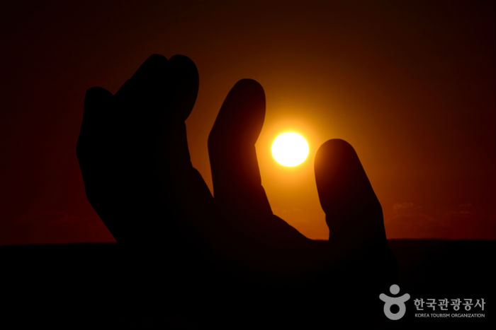 Беспроигрышная комбинация Golden Sun Rising сквозь пальцы - Пхохан, Кёнбук, Корея (https://codecorea.github.io)