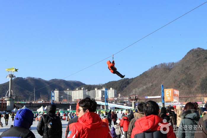 Fil de paille qui traverse le ciel - Hwacheon-gun, Gangwon-do, Corée (https://codecorea.github.io)